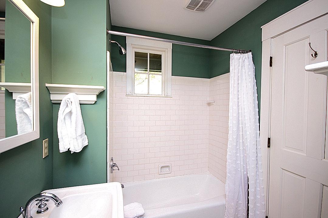 147 Grayton Street Santa Rosa Beach, FL 32459 - Photo 20 of 52 a bathroom with a sink toilet and shower