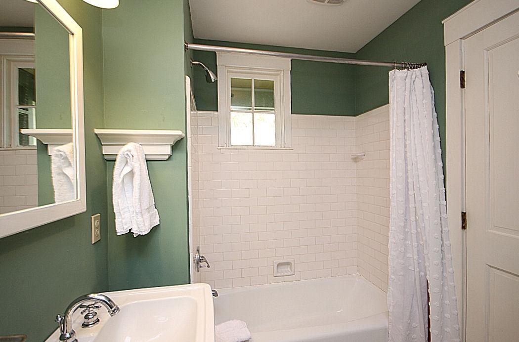 147 Grayton Street Santa Rosa Beach, FL 32459 - Photo 47 of 52 a bathroom with a shower