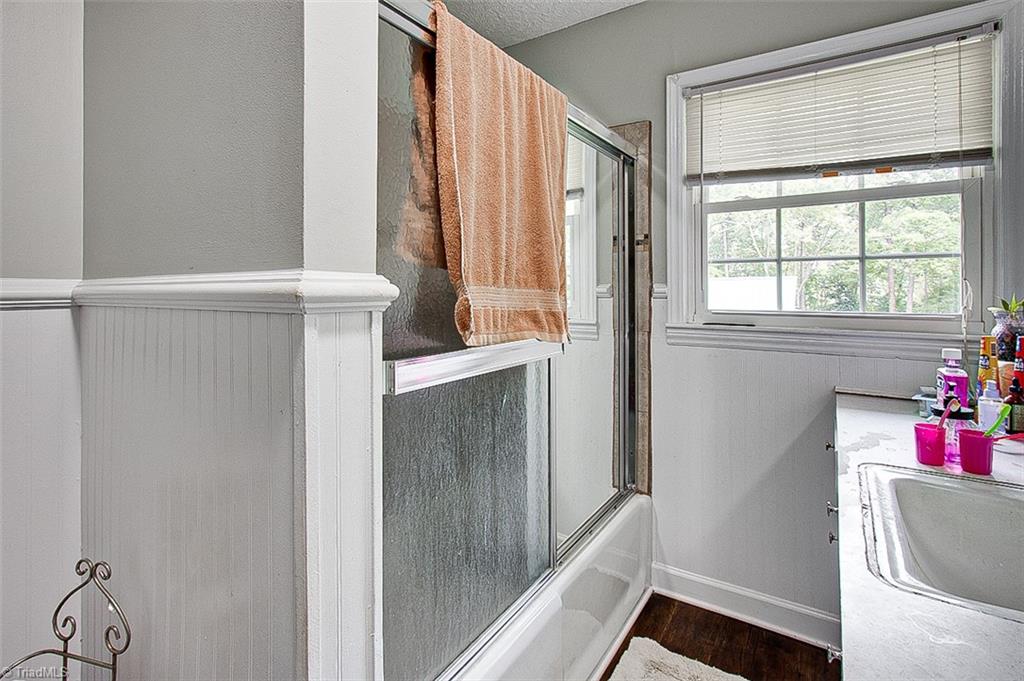 142 Emmanuel Church Road Asheboro, NC 27205 - Photo 21 of 34 Full Bath