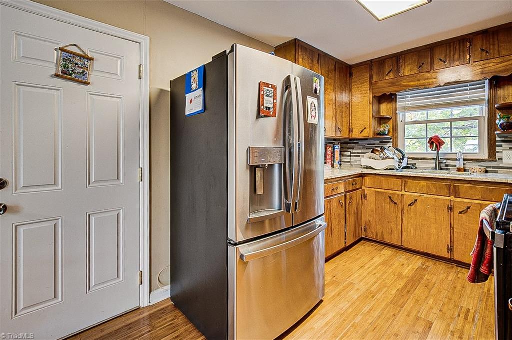 142 Emmanuel Church Road Asheboro, NC 27205 - Photo 9 of 34 Kitchen