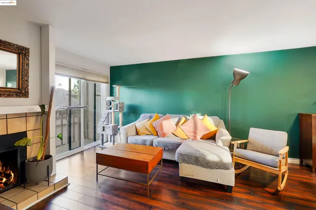 $700,000 | 407 Vista Heights Road, El Cerrito, CA 94530