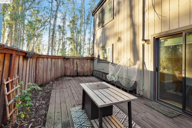 $700,000 | 407 Vista Heights Road, El Cerrito, CA 94530