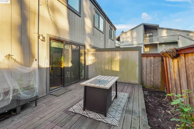 $700,000 | 407 Vista Heights Road, El Cerrito, CA 94530