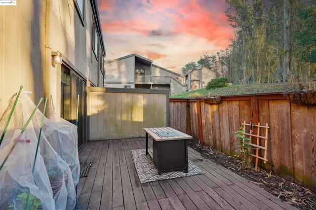 $700,000 | 407 Vista Heights Road, El Cerrito, CA 94530