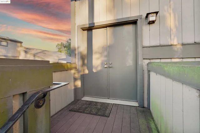 $700,000 | 407 Vista Heights Road, El Cerrito, CA 94530