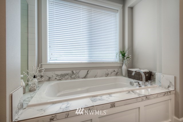 24232 1st ( 32) Avenue Bothell, WA 98021 - Photo 6 of 9