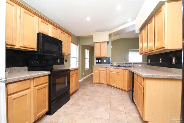 $2,175 | 6462 Sarasota Street, Pensacola, FL 32526