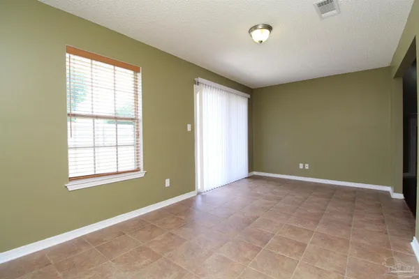 $2,175 | 6462 Sarasota Street, Pensacola, FL 32526