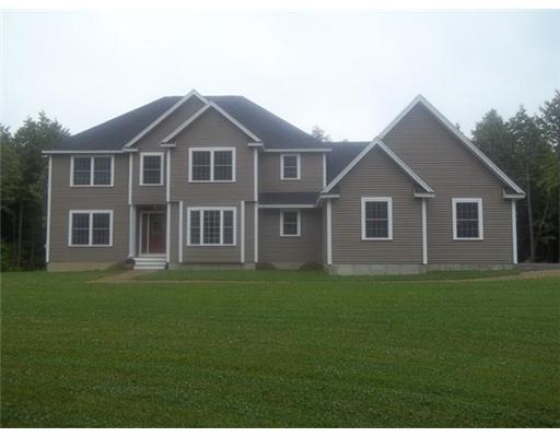 31 Cross Ridge Drive Windham, ME 04062 - Photo 1 of 23 Exterior Front.