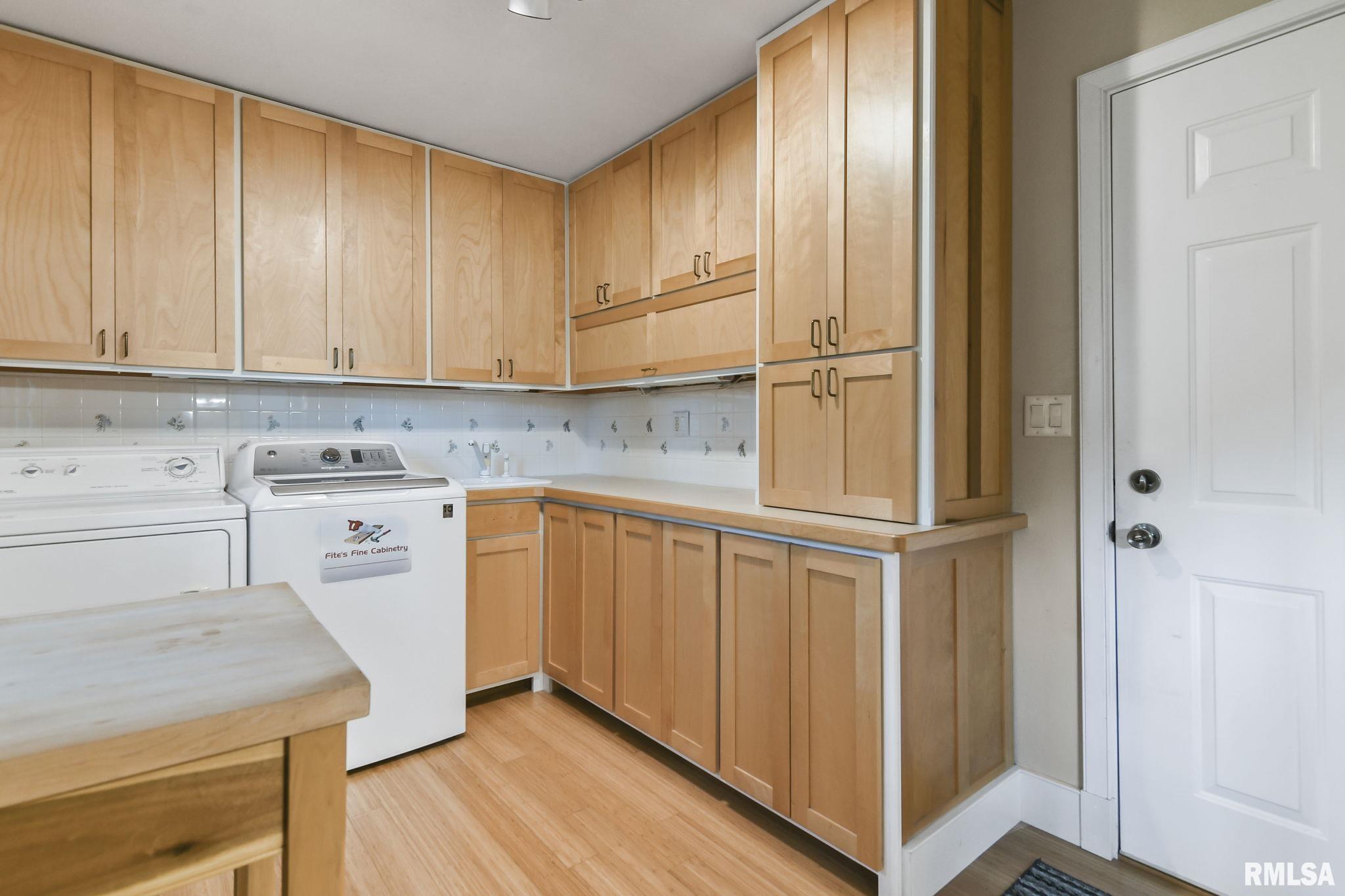 220 Quarterstaff Road Springfield, IL 62704 - Photo 18 of 36