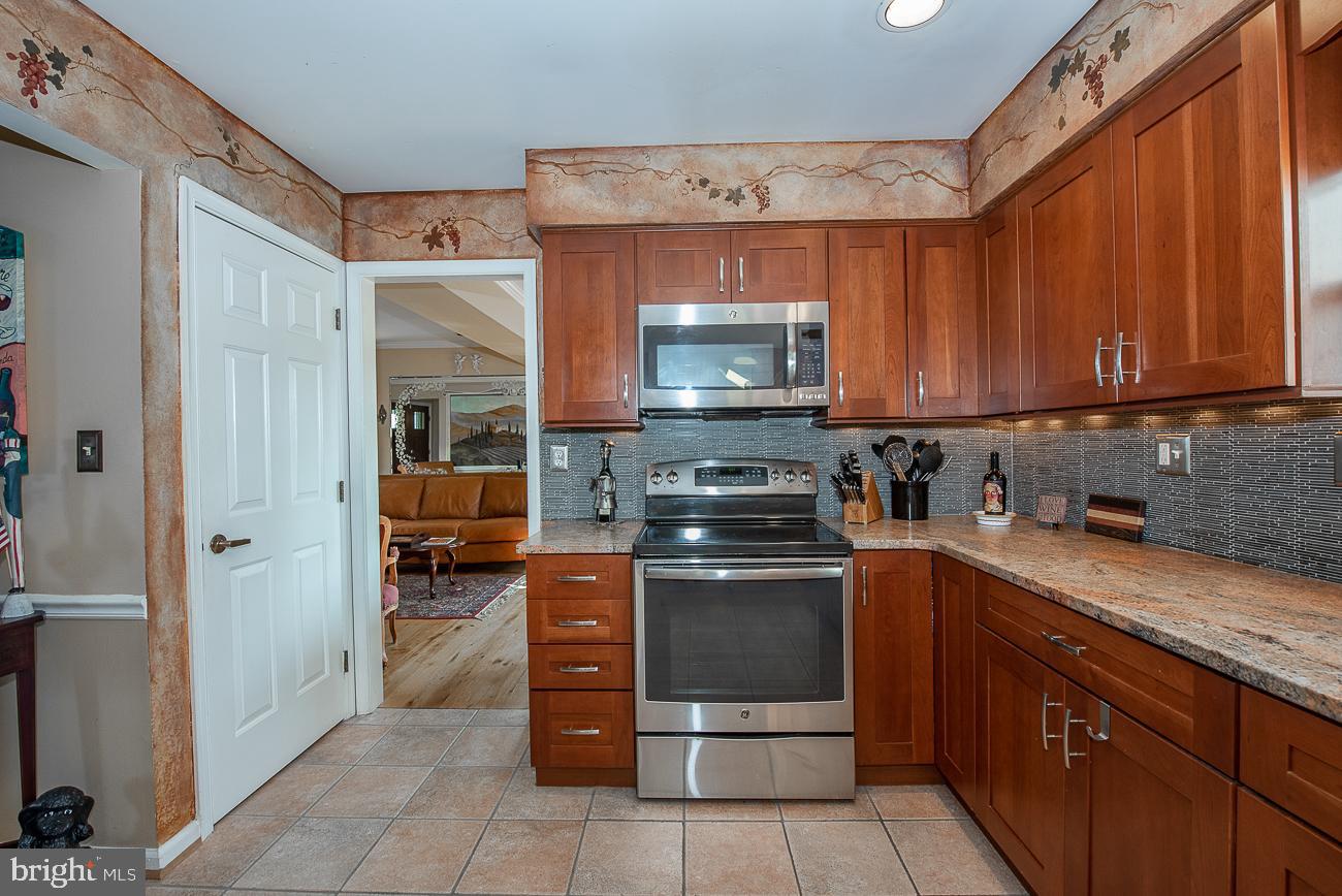 208 Ravenwood Road Exton, PA 19341 - Photo 15 of 77 Gallery Image 15