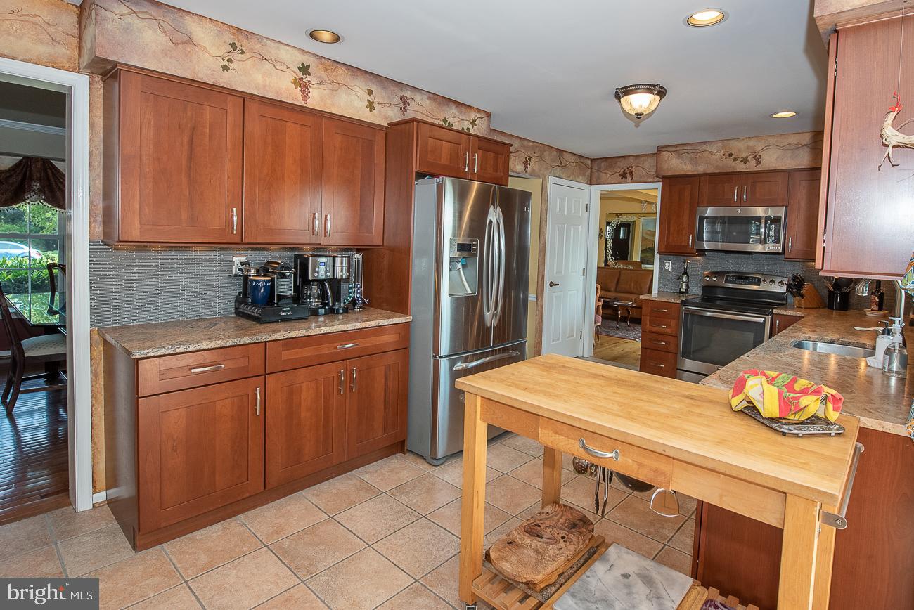 208 Ravenwood Road Exton, PA 19341 - Photo 20 of 77 Gallery Image 20