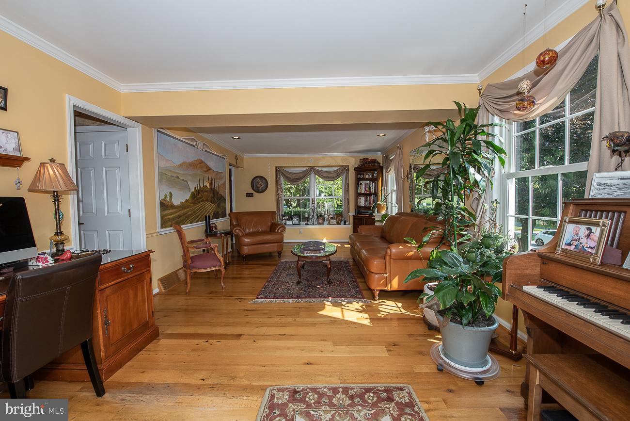 208 Ravenwood Road Exton, PA 19341 - Photo 10 of 77 Gallery Image 10