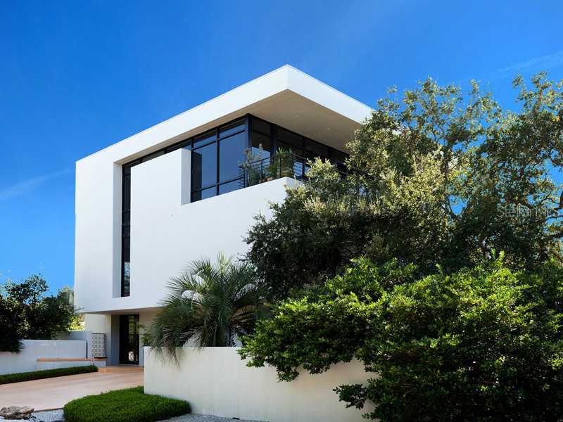 7102 Point Of Rocks Circle Sarasota, FL 34242 - Photo 1 of 1 Exterior Front