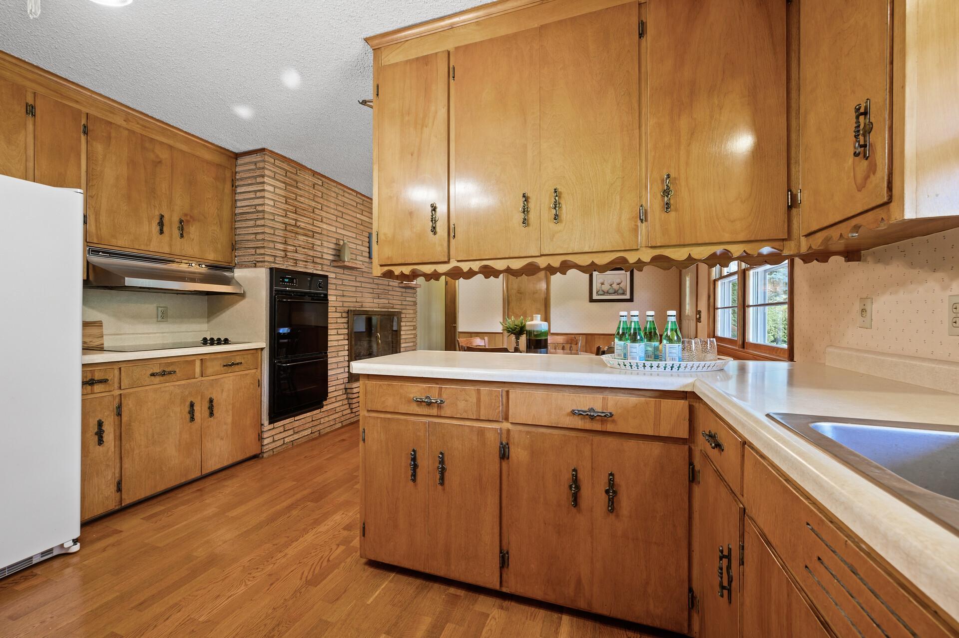 14535 Spring Lake Road Minnetonka, MN 55345 - Photo 14 of 54