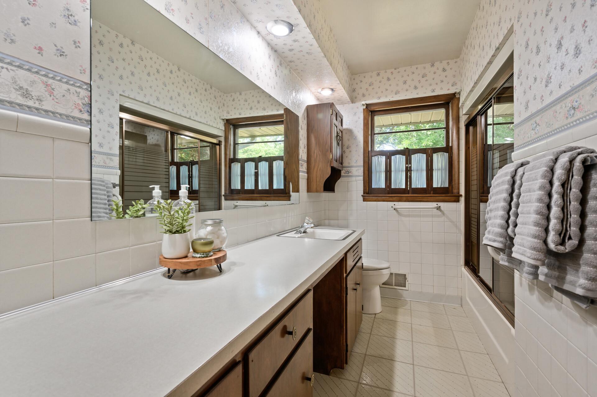 14535 Spring Lake Road Minnetonka, MN 55345 - Photo 22 of 54