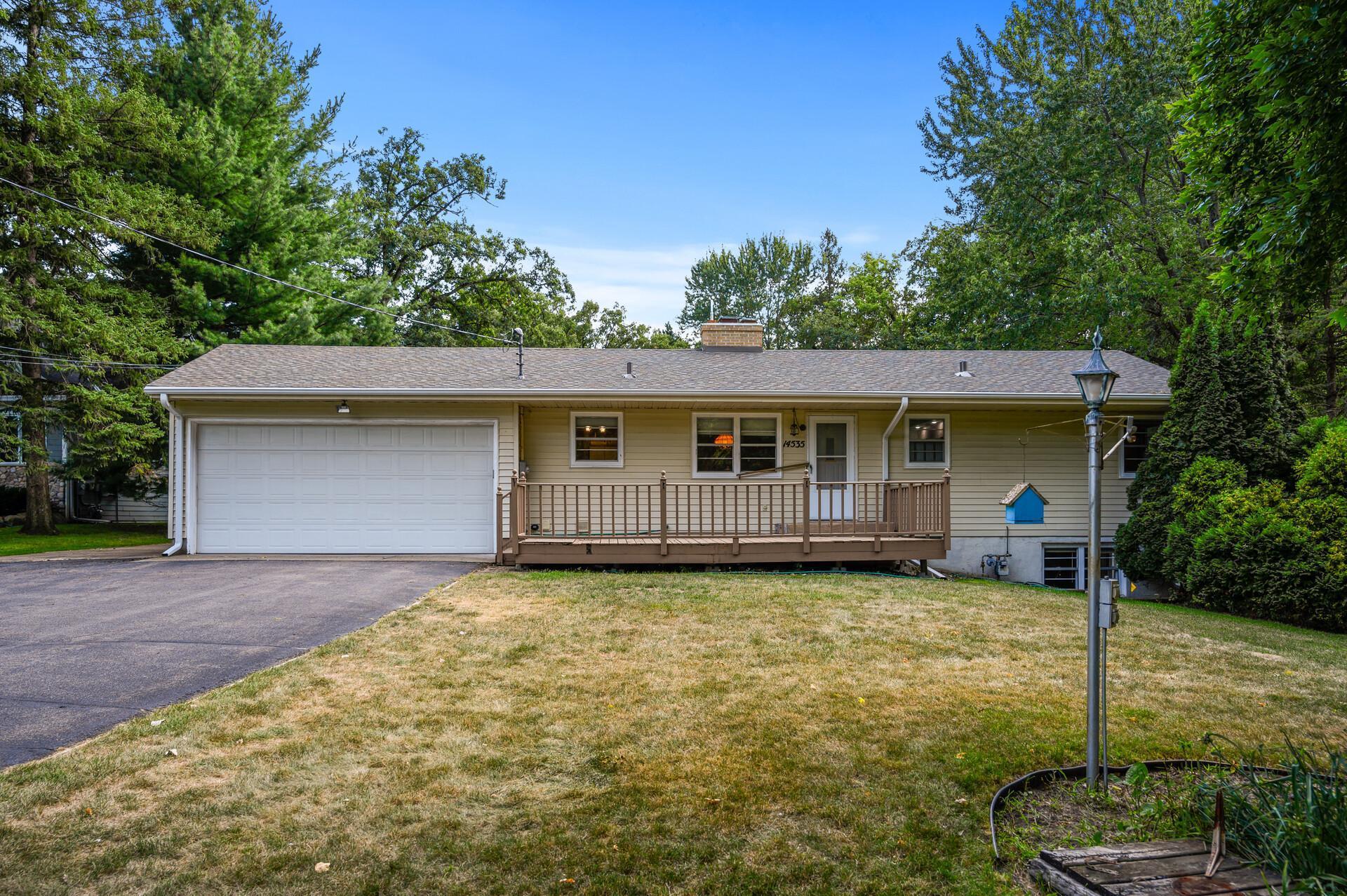 14535 Spring Lake Road Minnetonka, MN 55345 - Photo 4 of 54