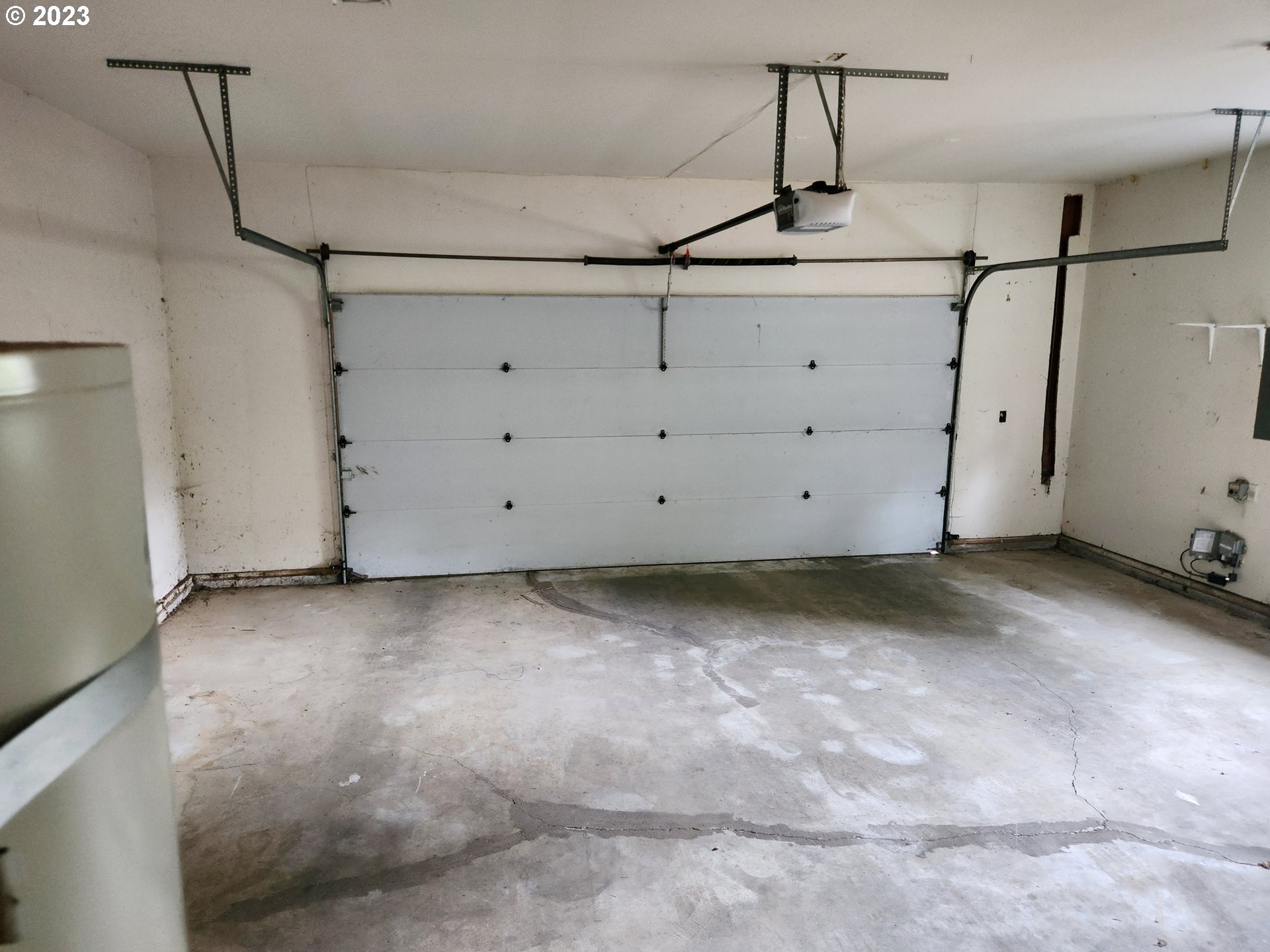18511 Southeast Semple Road Damascus, OR 97089 - Photo 20 of 23 a view of a garage