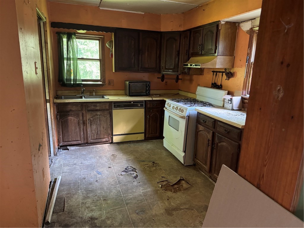 657 Oregon Road Butternuts, NY 13776 - Photo 3 of 10