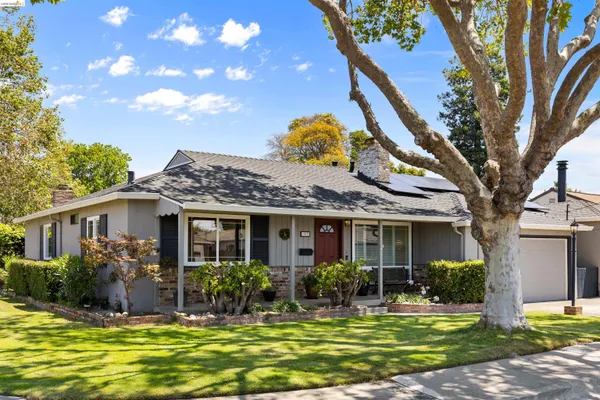 $995,000 | 17032 Via Corona, San Lorenzo, CA 94580