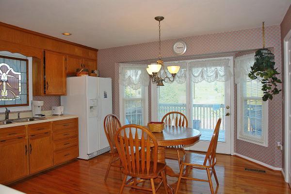 4648 Rte 1094 Roanoke, VA 24012 - Photo 10 of 40 kitchen2