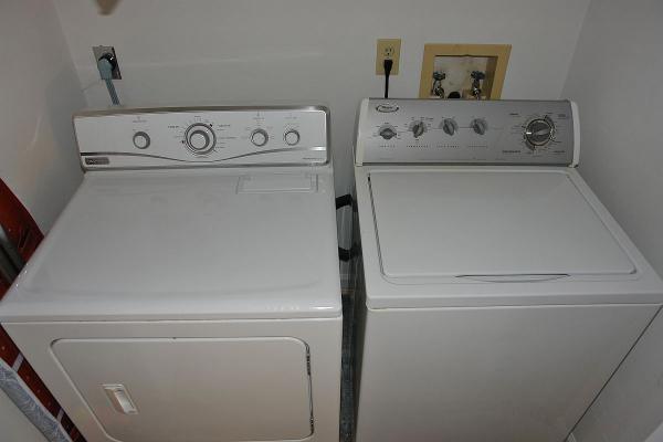 4648 Rte 1094 Roanoke, VA 24012 - Photo 26 of 40 Laundry