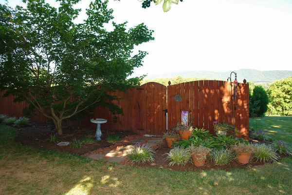 4648 Rte 1094 Roanoke, VA 24012 - Photo 31 of 40 Landscaping