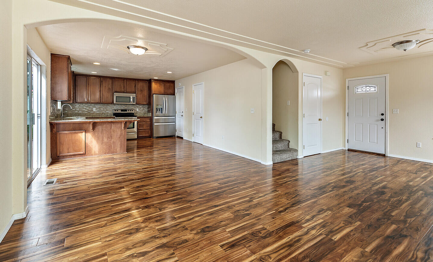450 Freeman Road Central Point, OR 97502 - Photo 4 of 19 Gallery Image 4