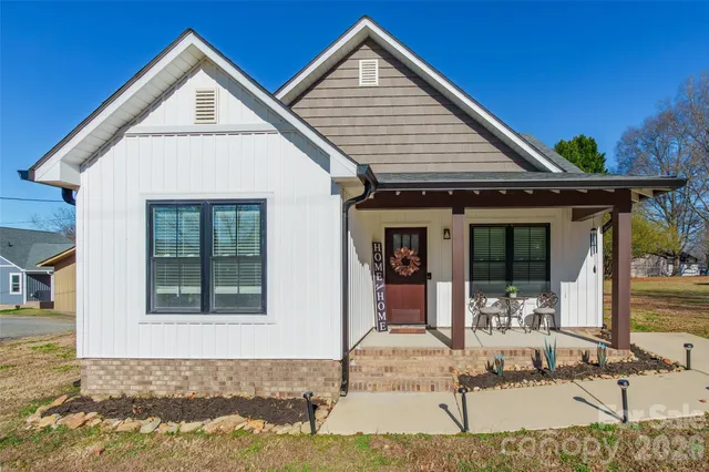 $295,000 | 1325 East Cannon Avenue, Albemarle, NC 28001