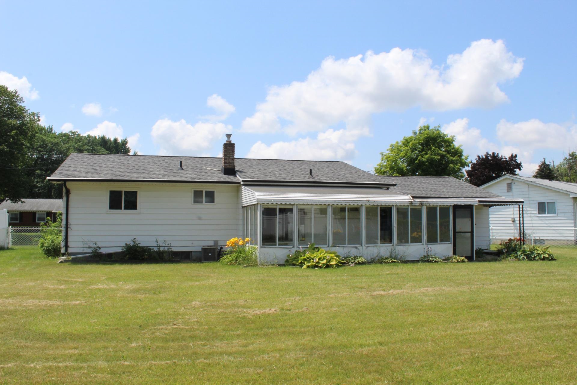 3561 Ridgecliffe Drive Flint, MI 48532 - Photo 19 of 19 50148332-db7c2dfa-0d9d-4fa3-9cea-e05a5ea5a2c6.JPG