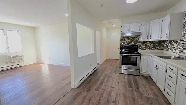 $2,350 | 8 Wall Street, Unit 1, Foxboro, MA 02035