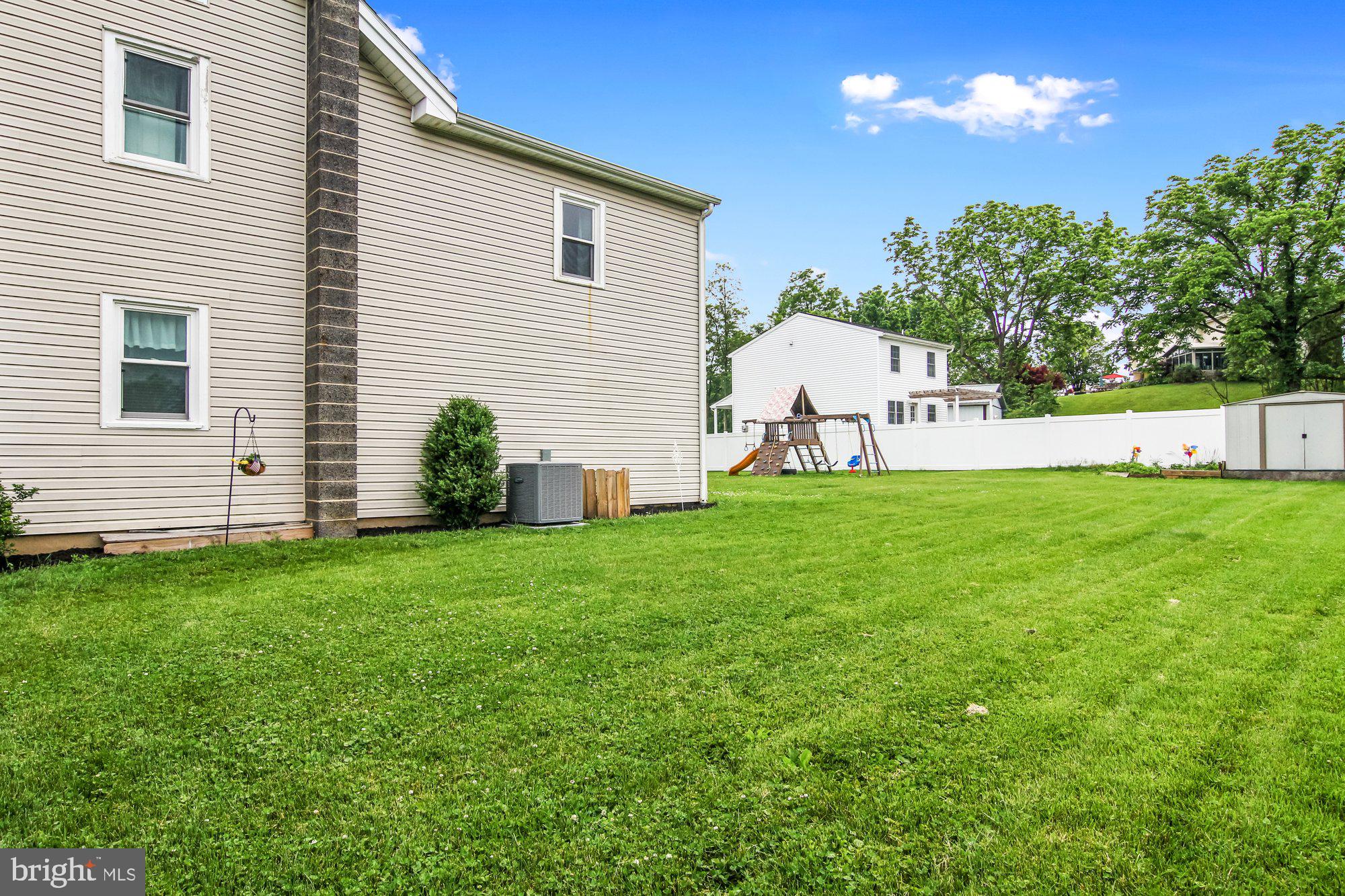 208 Pleasant View Road Hummelstown, PA 17036 - Photo 4 of 28 Gallery Image 4