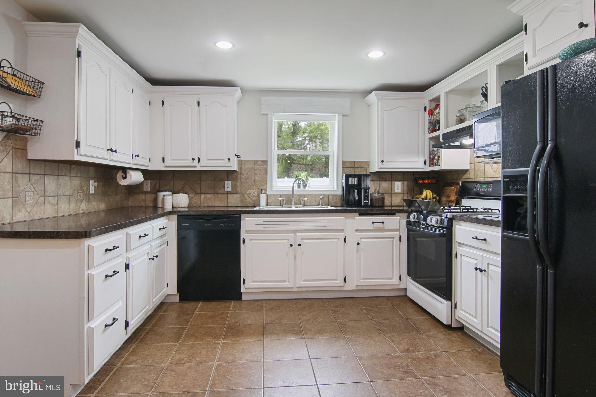 208 Pleasant View Road Hummelstown, PA 17036 - Photo 8 of 28 Gallery Image 8