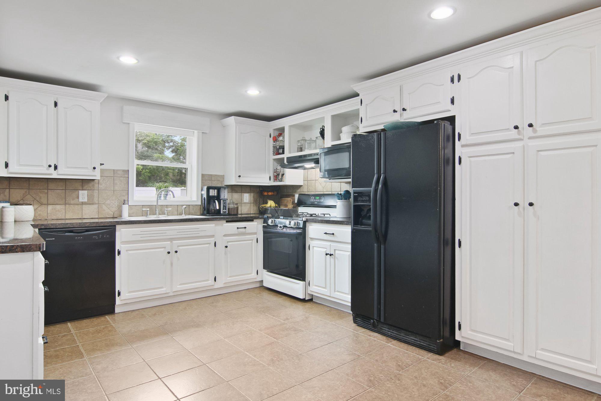 208 Pleasant View Road Hummelstown, PA 17036 - Photo 10 of 28 Gallery Image 10