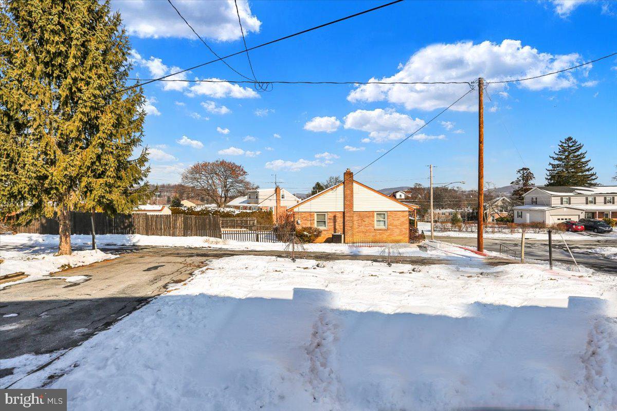 325 2nd Street Reading, PA 19607 - Photo 37 of 38 a view of a terrace