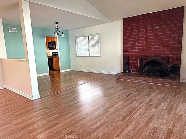 $5,000 | 3033 Amigos Drive, Burbank, CA 91504
