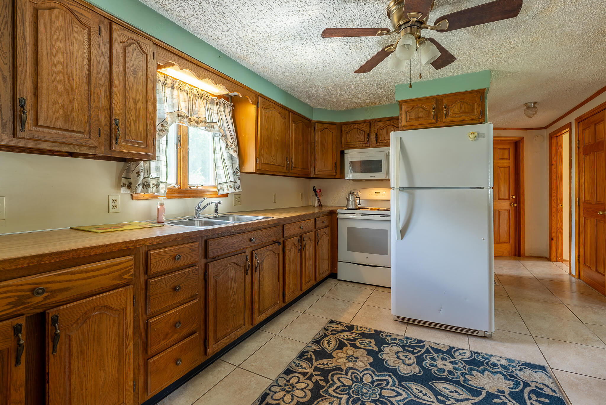 38 Bonnybriar Road South Portland, ME 04106 - Photo 12 of 33 20260710_37