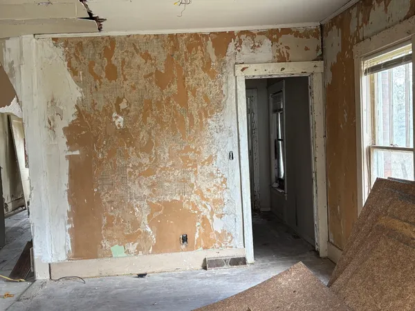 $62,000 | 619 West Michigan Avenue, Battle Creek, MI 49037