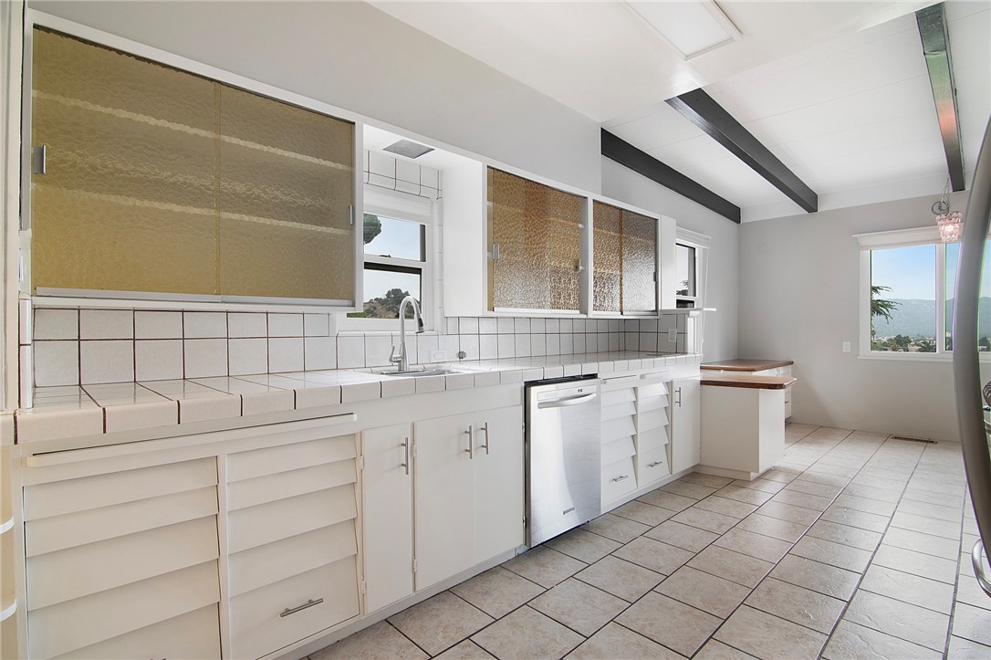 934 Highline Road Los Angeles, CA 90065 - Photo 16 of 43