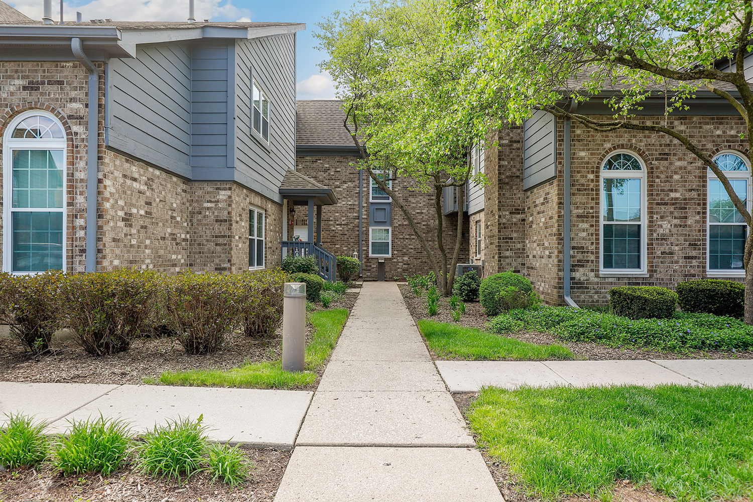 11 Foxcroft Road, Unit 11131 Naperville, IL 60565 - Photo 1 of 19
