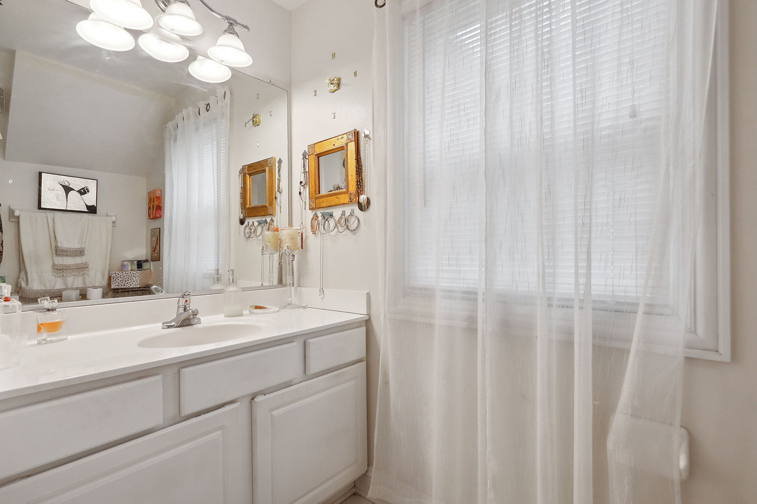 11 Foxcroft Road, Unit 11131 Naperville, IL 60565 - Photo 14 of 19