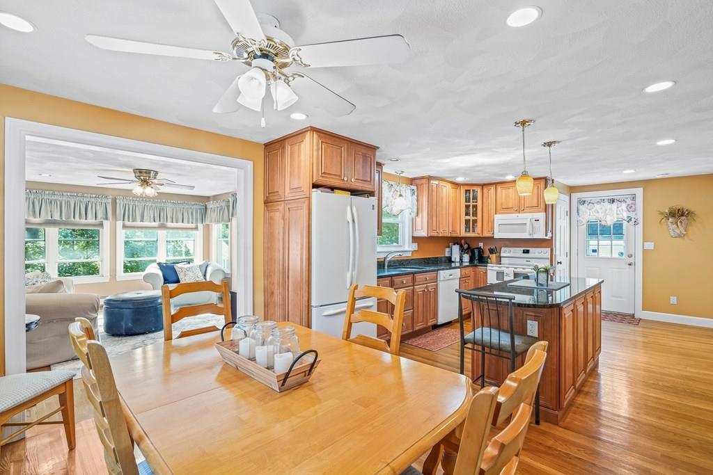 20 Parkview Road Reading, MA 01867 - Photo 13 of 41 Gallery Image 13