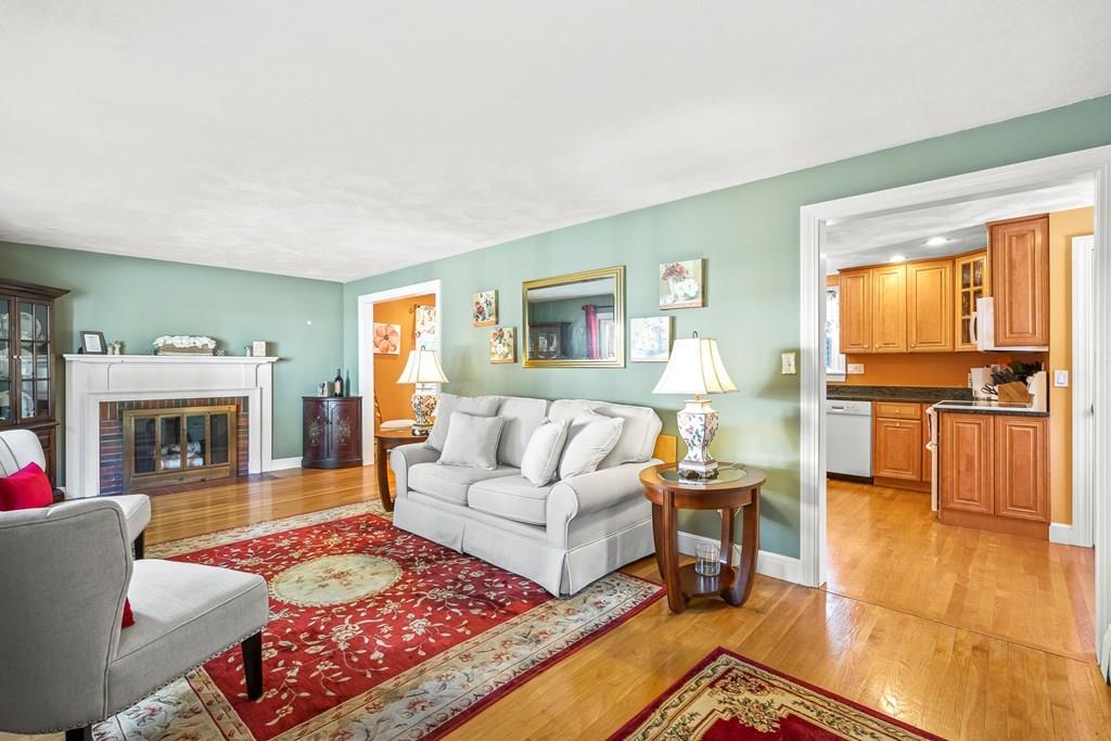 20 Parkview Road Reading, MA 01867 - Photo 8 of 41 Gallery Image 8