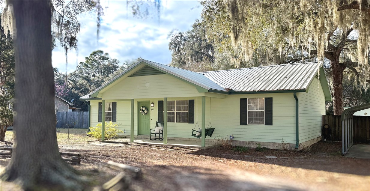 621 Dallas Circle Folkston, GA 31537 - Photo 1 of 21 Front View