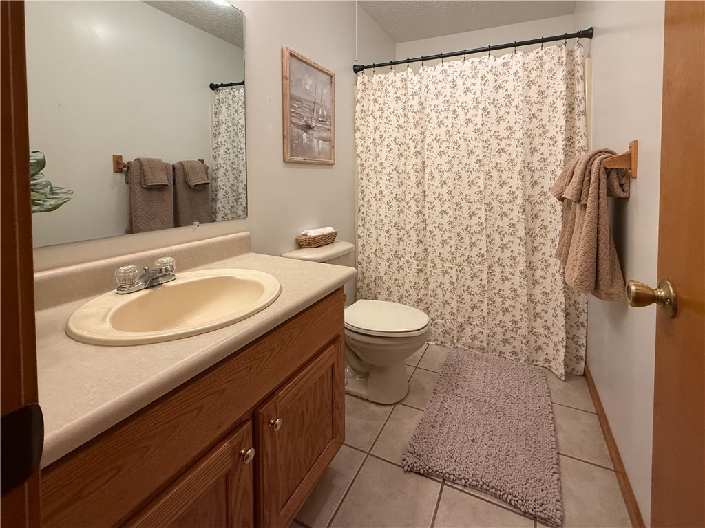 621 Dallas Circle Folkston, GA 31537 - Photo 15 of 21 Hall Bath