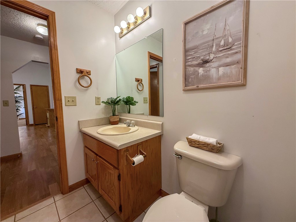 621 Dallas Circle Folkston, GA 31537 - Photo 16 of 21 Hall Bath