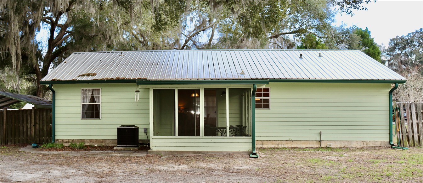 621 Dallas Circle Folkston, GA 31537 - Photo 20 of 21 Rear View