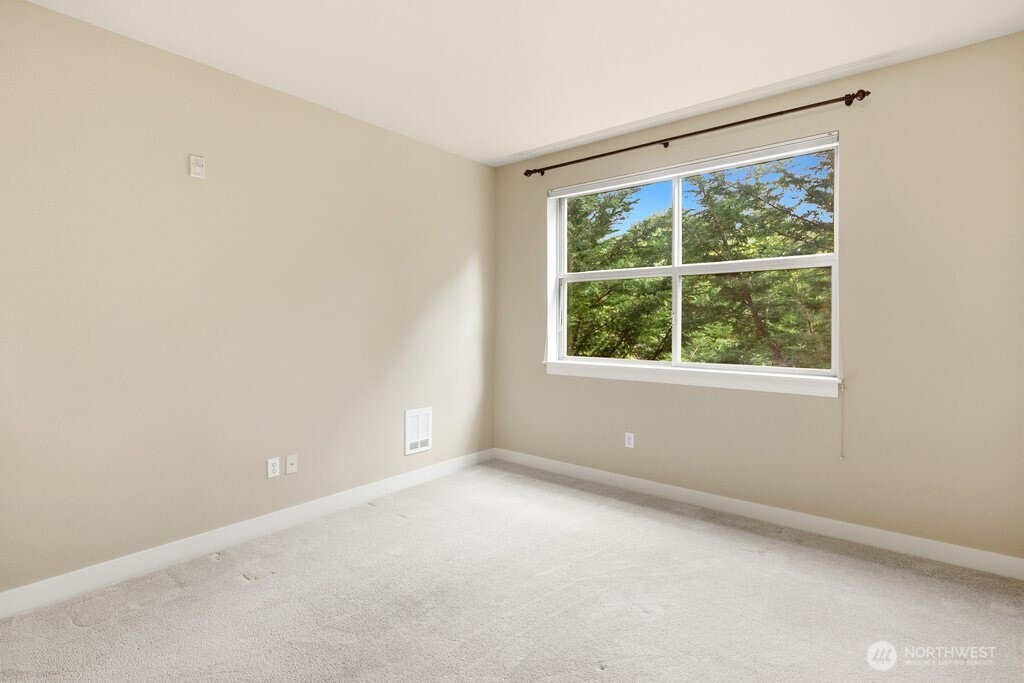 15730 116th Avenue Northeast, Unit 305 Bothell, WA 98011 - Photo 11 of 39