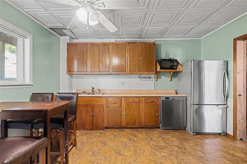 331 Clarence Street Pittsburgh, PA 15211 - Photo 15 of 33