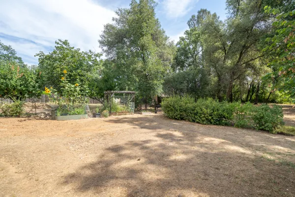 $549,000 | 10587 Quail Hollow Lane, Redding, CA 96003